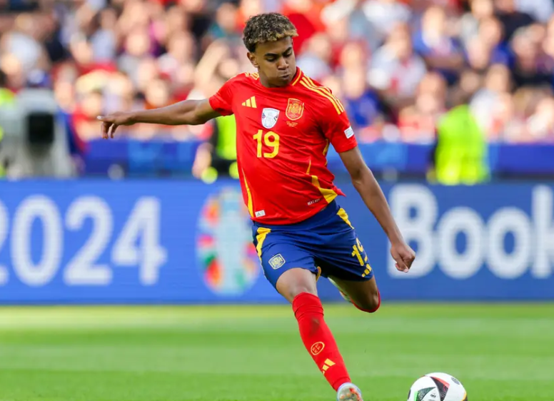 纳尼峰会畅谈足球未来：盛赞亚马尔，呼吁理性看待新星成长